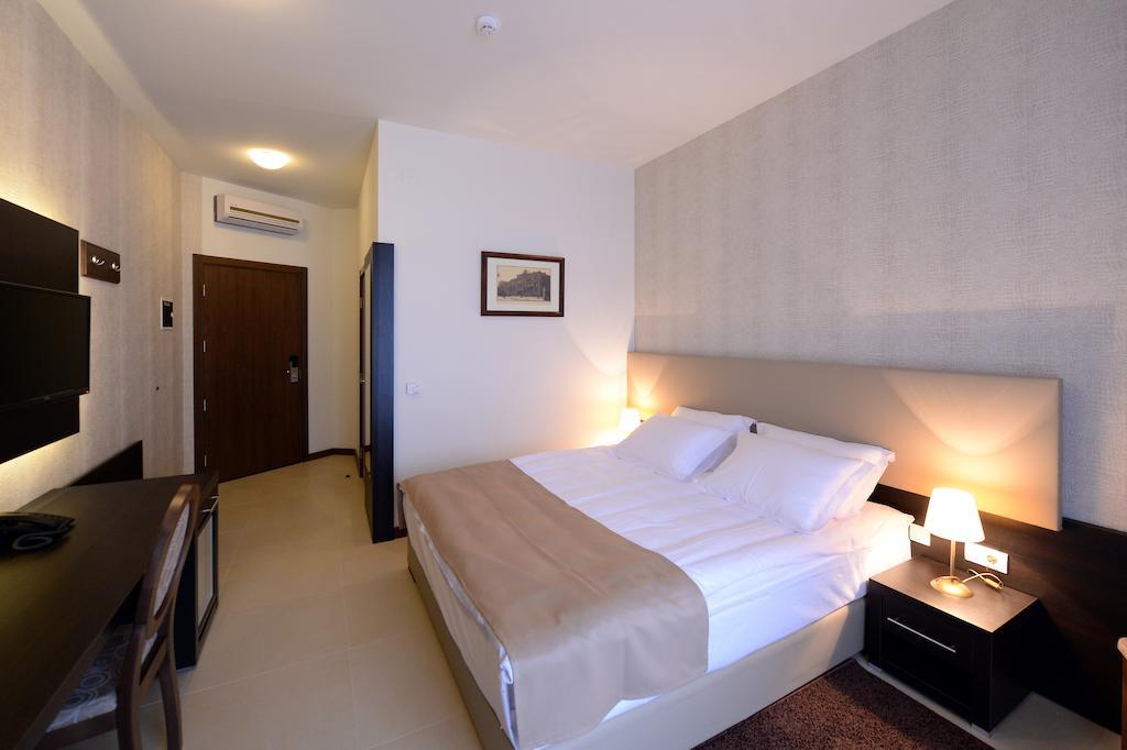 Hotel Majdan Белград Екстериор снимка