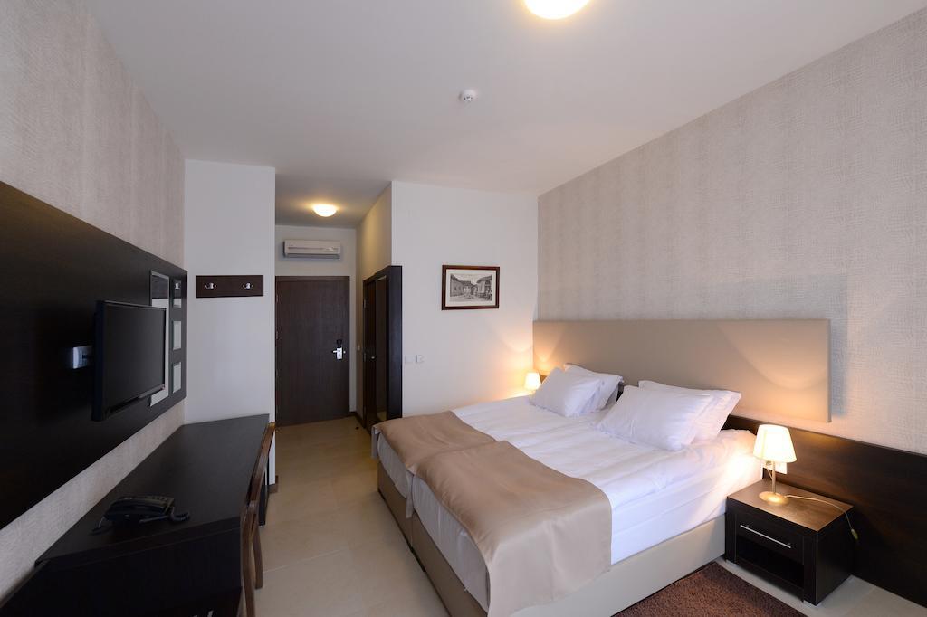 Hotel Majdan Белград Екстериор снимка