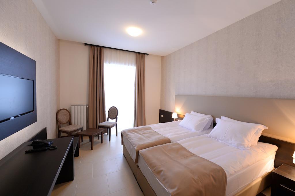 Hotel Majdan Белград Екстериор снимка