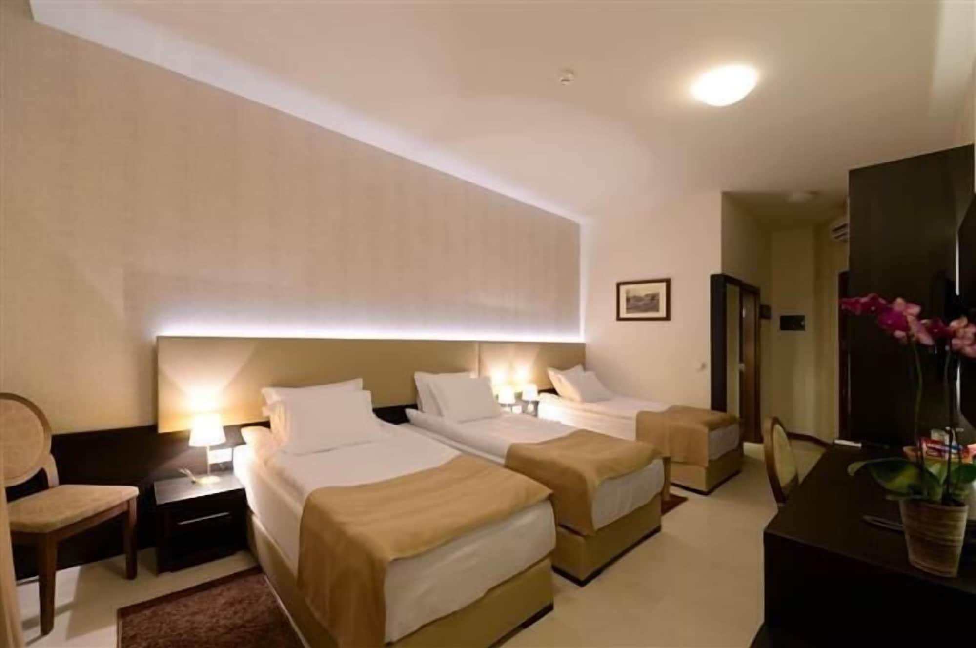 Hotel Majdan Белград Екстериор снимка