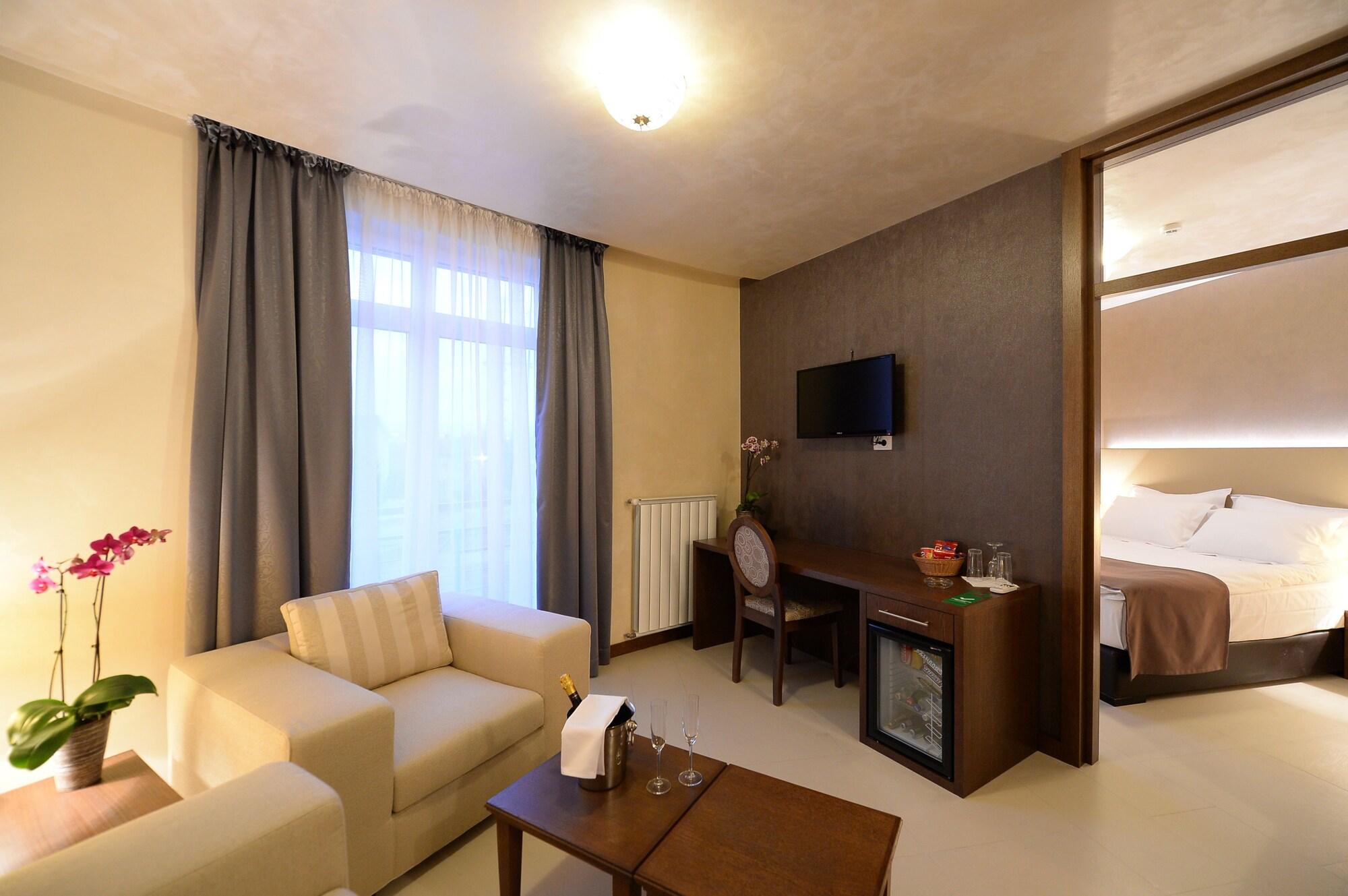 Hotel Majdan Белград Екстериор снимка