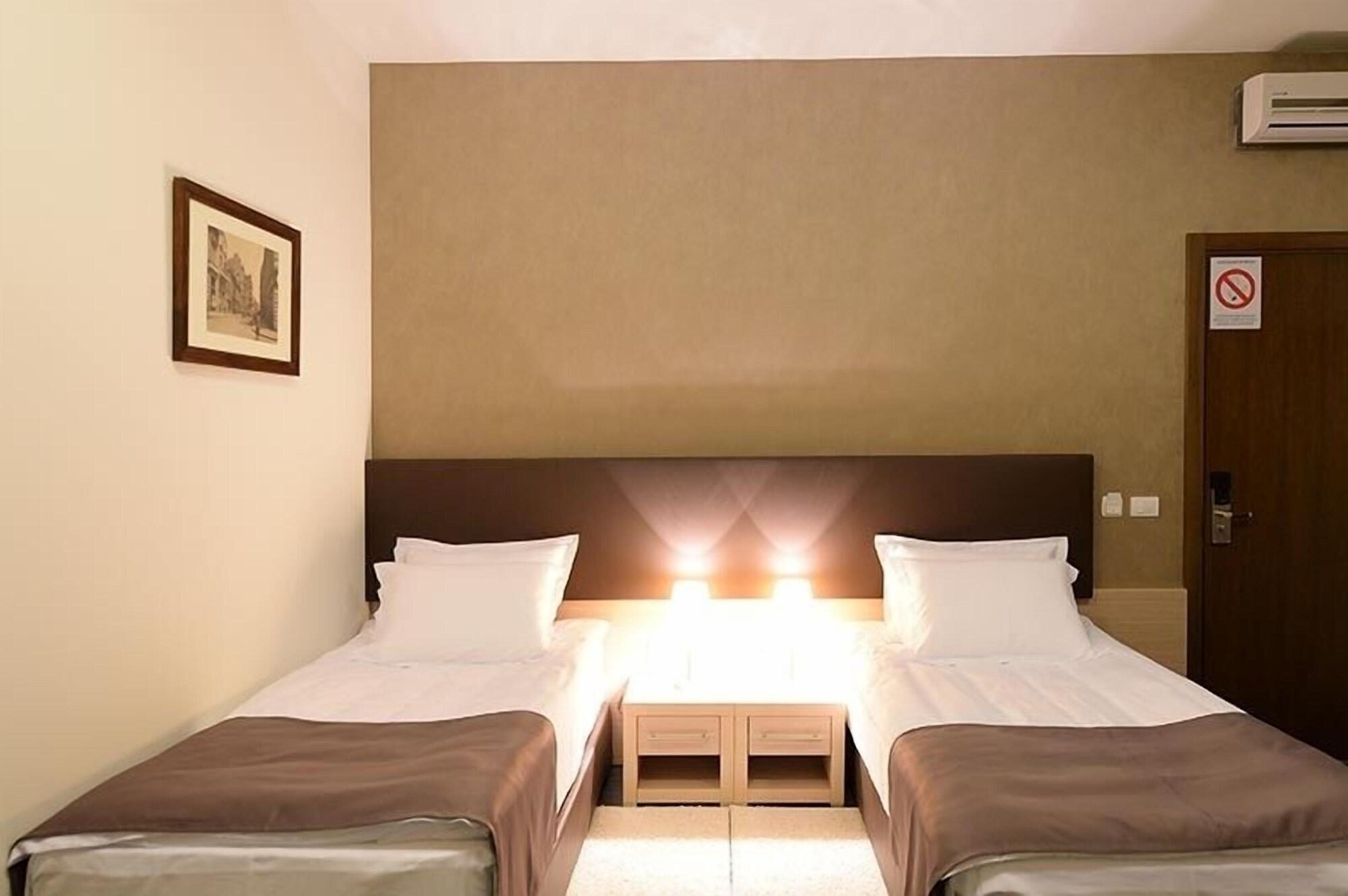 Hotel Majdan Белград Екстериор снимка