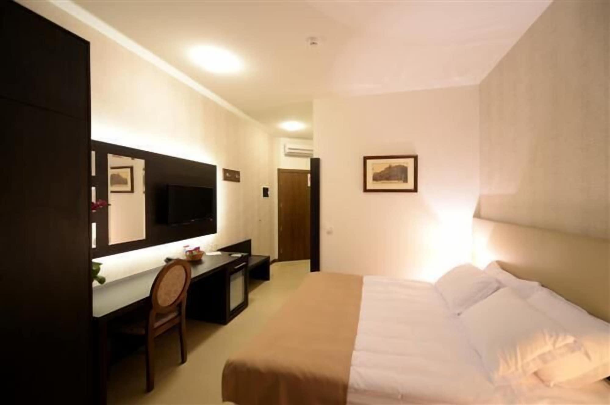 Hotel Majdan Белград Екстериор снимка