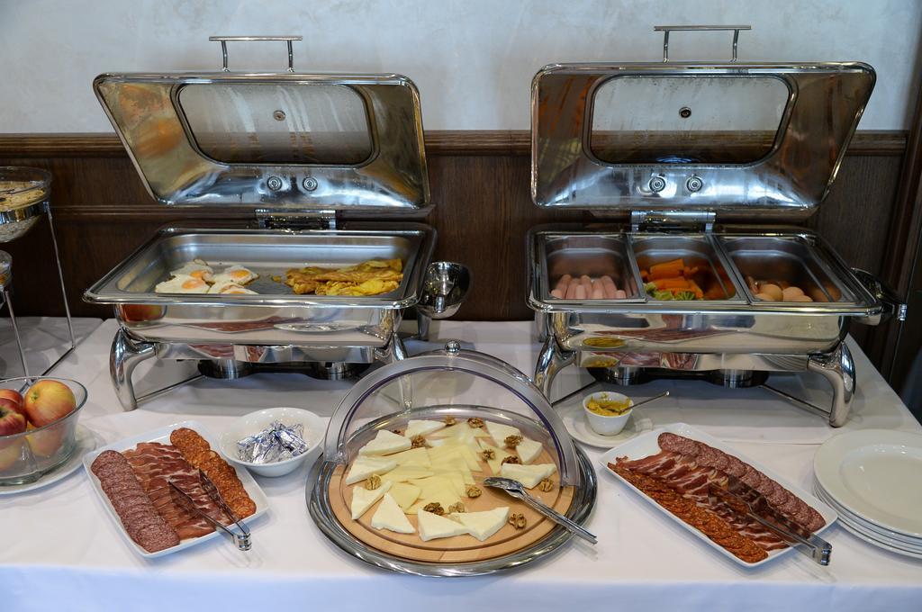 Hotel Majdan Белград Екстериор снимка
