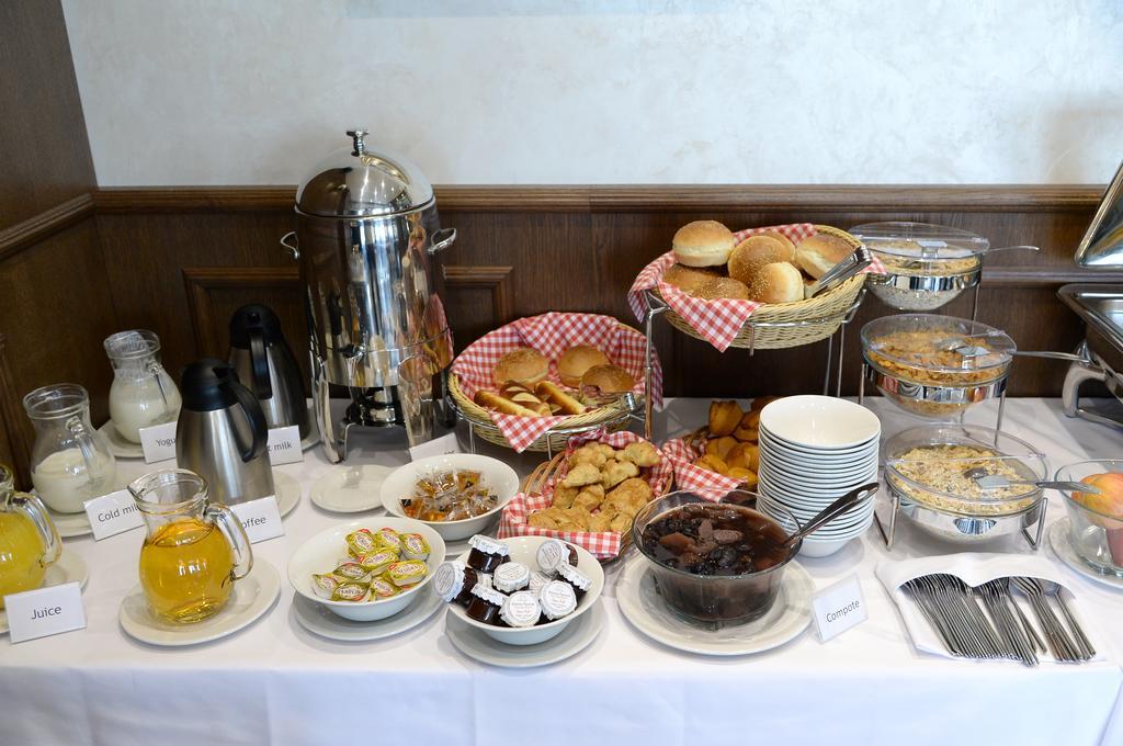 Hotel Majdan Белград Екстериор снимка
