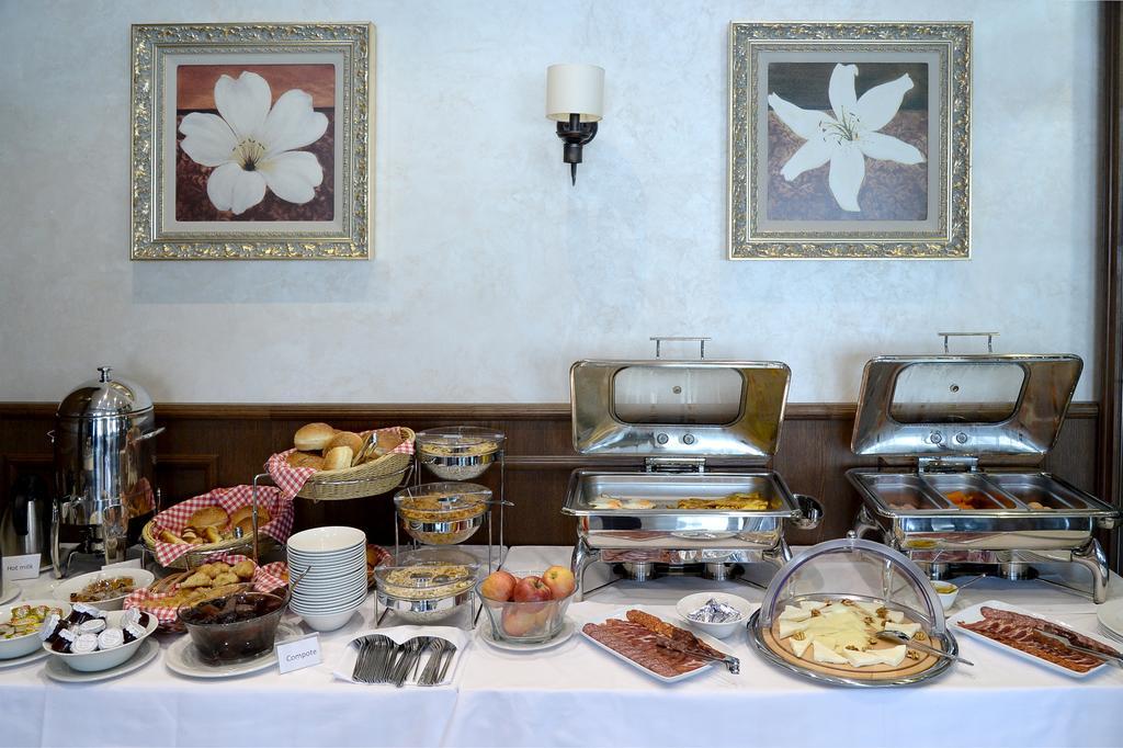 Hotel Majdan Белград Екстериор снимка